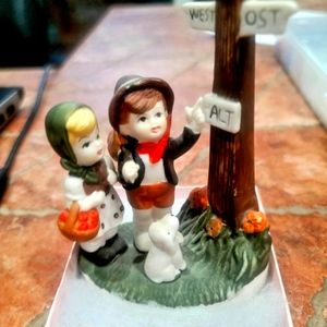 ESTATE FIND  HUMMEL  INSPIRED "CROSSROADS"1970 S FIGUERINE